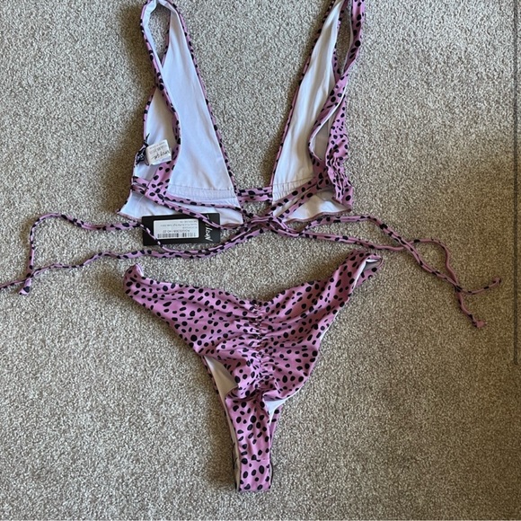 Bikini - Picture 2 of 3